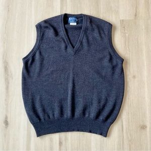 Vintage 90s Burberry 100% Merino Wool Sweater Vest Pullover V Neck Gray